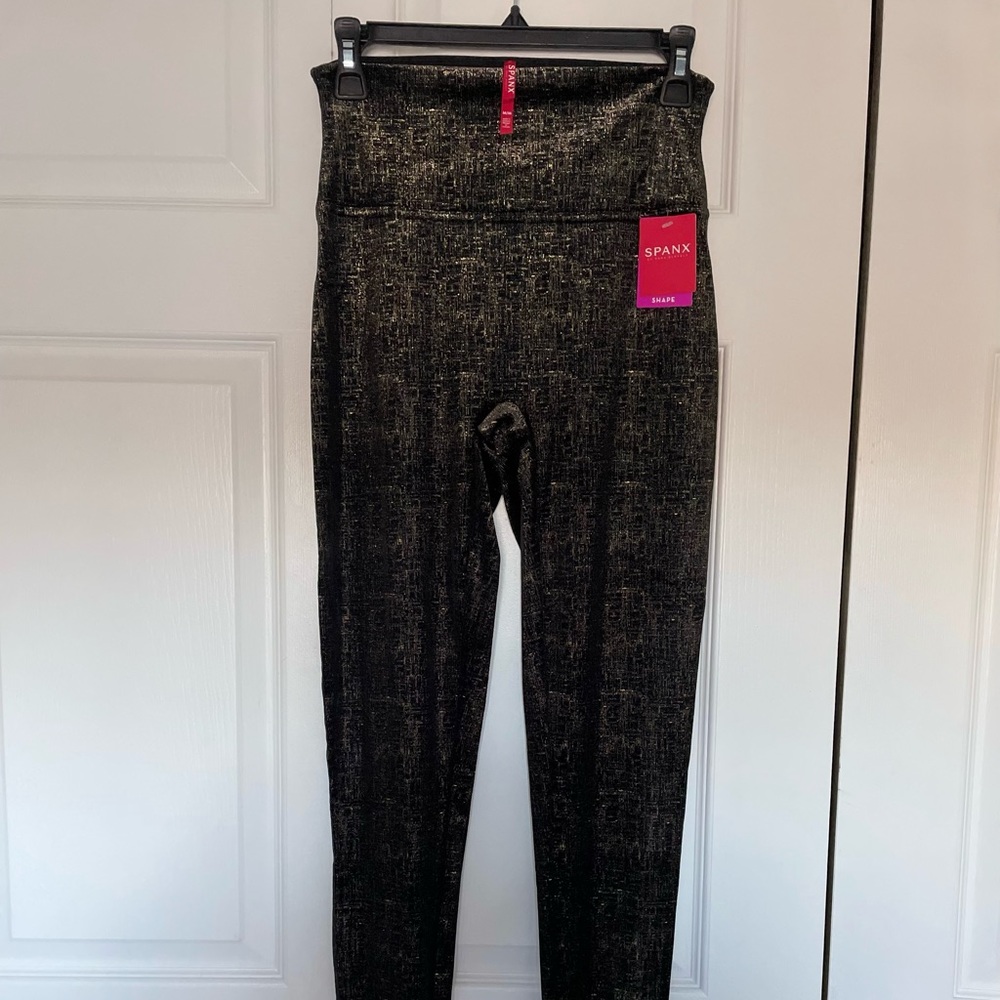 Spanx Shaper Leggings size Medium NWT